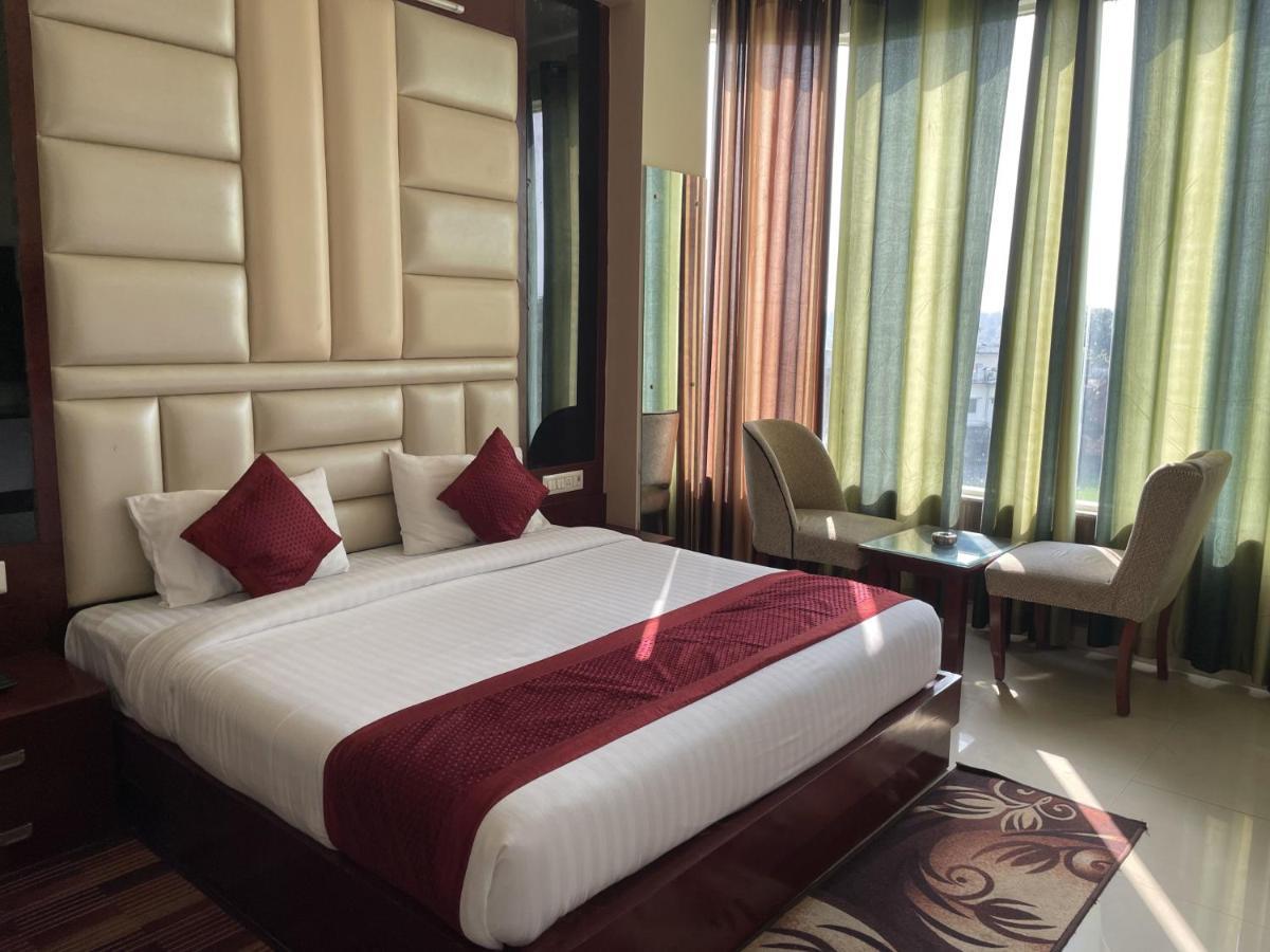 Sumedha G Village Resort And Spa Raiwala Luaran gambar
